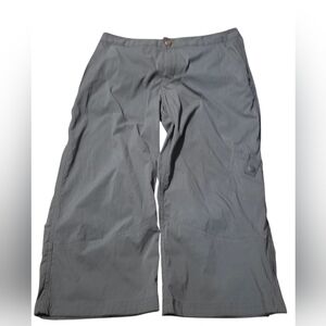 Royal Robbins Blue/Green Capri Nylon/Spandex Travel Pants EUC Size 2